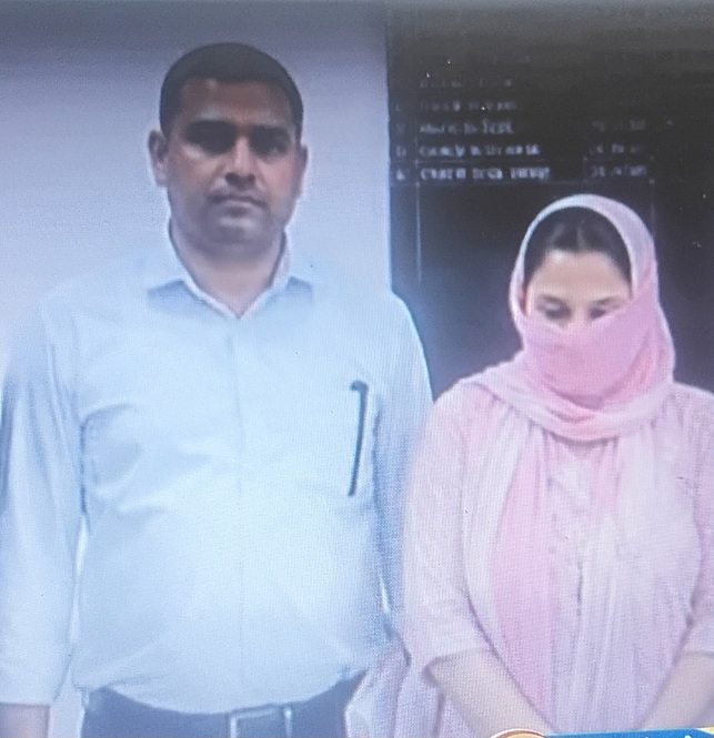 'Female Patwari arrested by Anti-Corruption Bureau for accepting a bribe of ₹1 lakh in Solan'